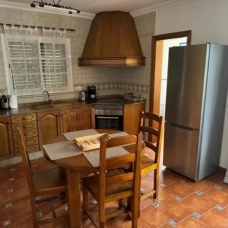 Casa Cueva De Verdes