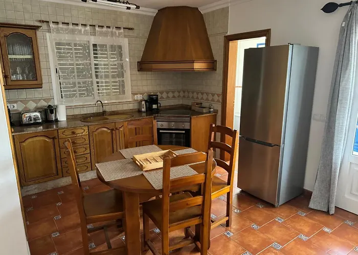 Casa Cueva De Verdes